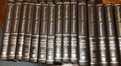 Britannica Book Of The Year 1975-1989 Events From Hardback Leather Set Of 15