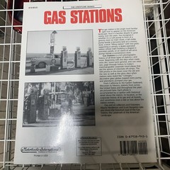 The Crestline Ser.: Gas Stations : Landmarks of the American Roadside by…