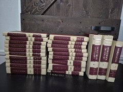 World Book Encyclopedia SET 1983 w/Research , Dictionary Set Missing *READ*