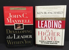 Lot of 2 LEADERSHIP BOOKS Blanchard & Maxwell DEVELOPING THE LEADER HIGHER LEVEL
