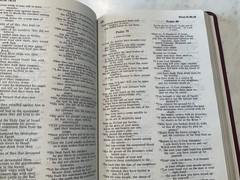 NIV Thinline Bible 1996 Burgundy Bonded Leather Color Maps 1984