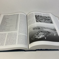[PERFECT!!] The Encyclopedia of New York City HC Book by Kenneth T Jackson