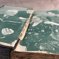 Vintage 1949 Bible Readings For The Home: 200 Scripture Topics w/Q&A MARBLE Edge