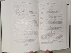 CLASSICAL ELECTRODYNAMICS John David Jackson HC/DJ Wiley TEXTBOOK (c) 1962