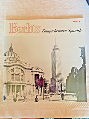 Rare vintage BERLITZ “Comprehensive Spanish” briefcase cassette course, complete