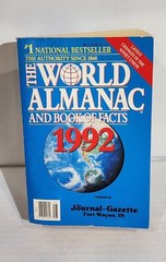 THE WORLD ALMANAC AND BOOK OF FACTS 1992 PAPERBACK NM 960 PAGES RARE VINTAGE
