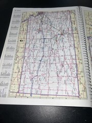Rand Mcnally 2002 Midsize Deluxe US, Canada And Mexico Spiral Bound Road Atlas