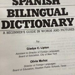 Spanish Bilingual Dictionary Gladys Lipton Olivia Munoz PB 357 Pages Vintage