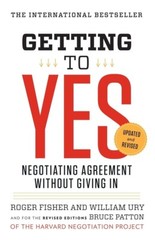 Getting to YES – Negotiating Agreement Without Giving In – LIKE NEW