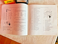 Rare vintage BERLITZ “Comprehensive Spanish” briefcase cassette course, complete