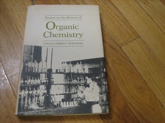 Essays on the History of Organic Chemistry. Traynham, 1987, 145 pages BOOK