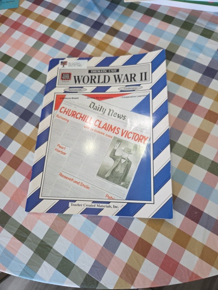 Thematic Units Ser.: World War II by Julie R. Strathman (1994, Trade Paperback,